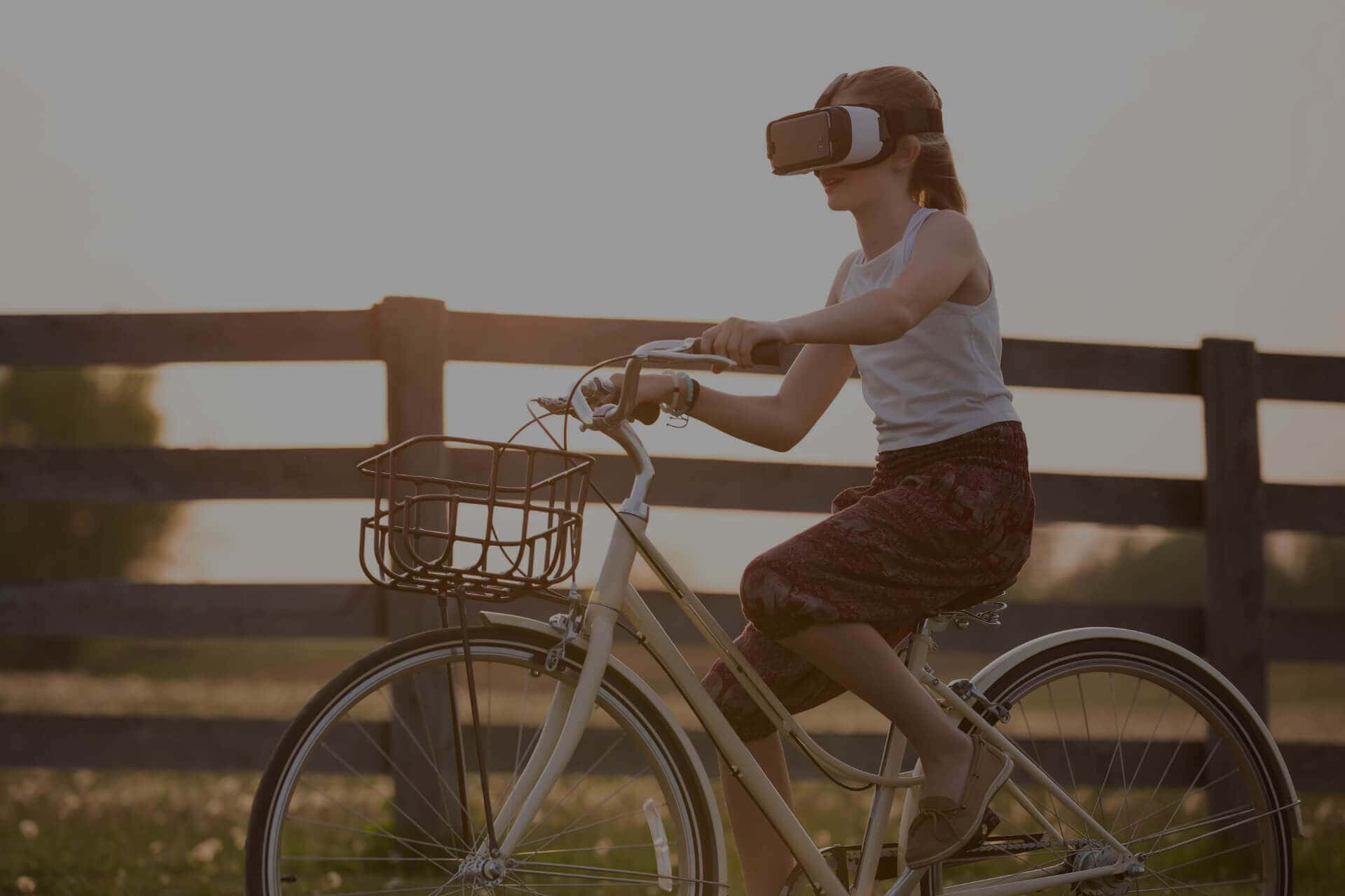 Engineering intuitive, robust, and scalable apps<br>with cost efficiency